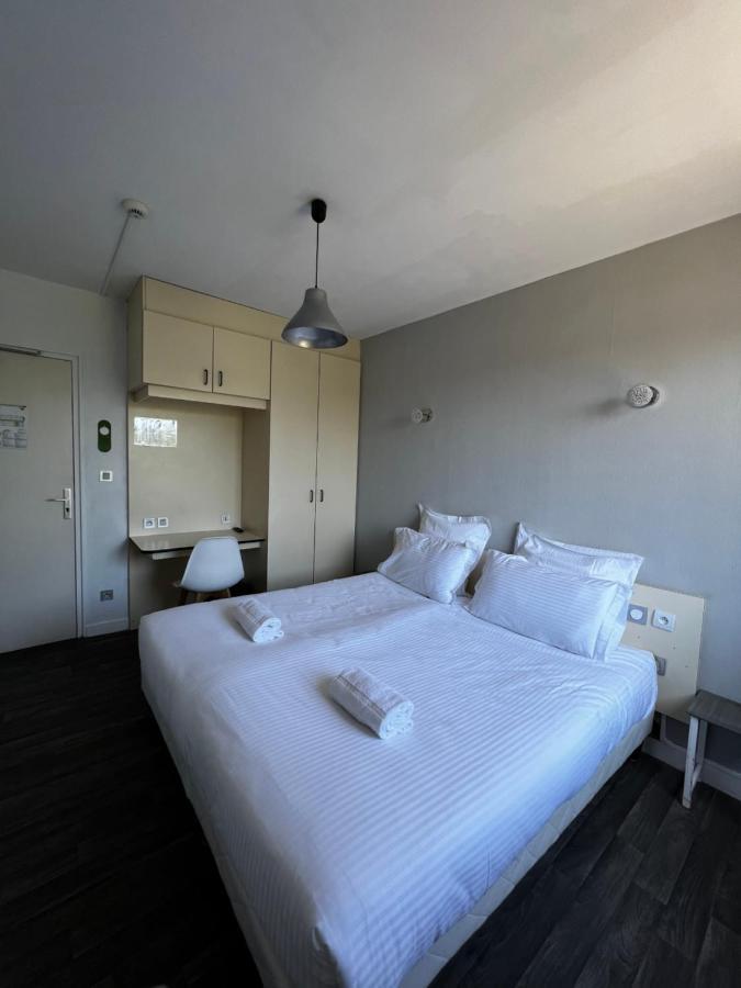 Les Montois Hotel Céaux